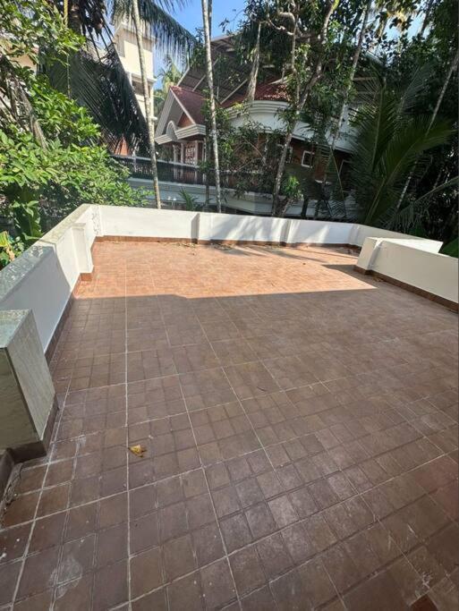Home At Guruvayur 2 Ac Room,1 Single Bed,Kitchen 外观 照片