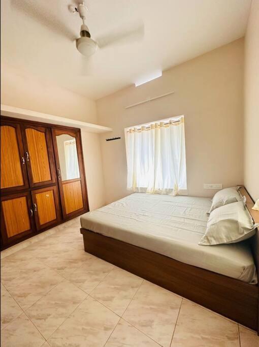 Home At Guruvayur 2 Ac Room,1 Single Bed,Kitchen 外观 照片