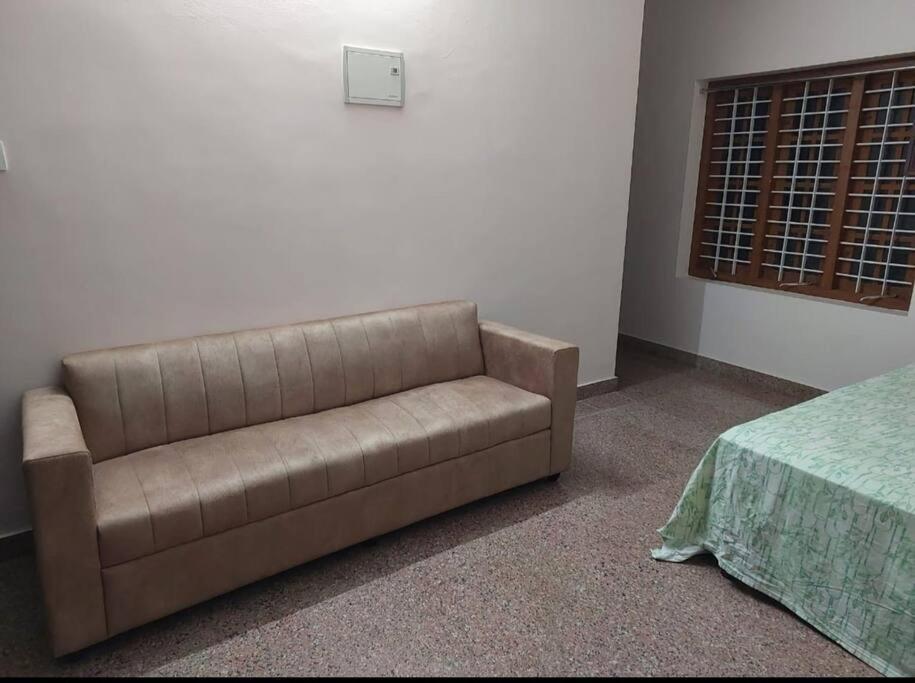 Home At Guruvayur 2 Ac Room,1 Single Bed,Kitchen 外观 照片